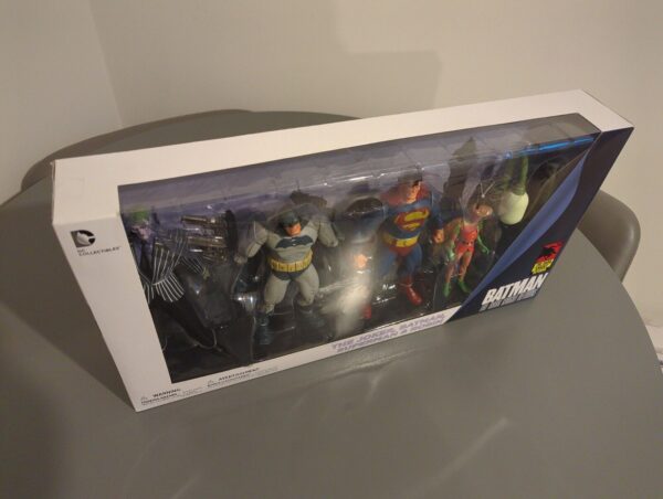 DC Batman The Dark Knight Returns 4 Figure Pack Batman Joker Superman Robin RARE_1