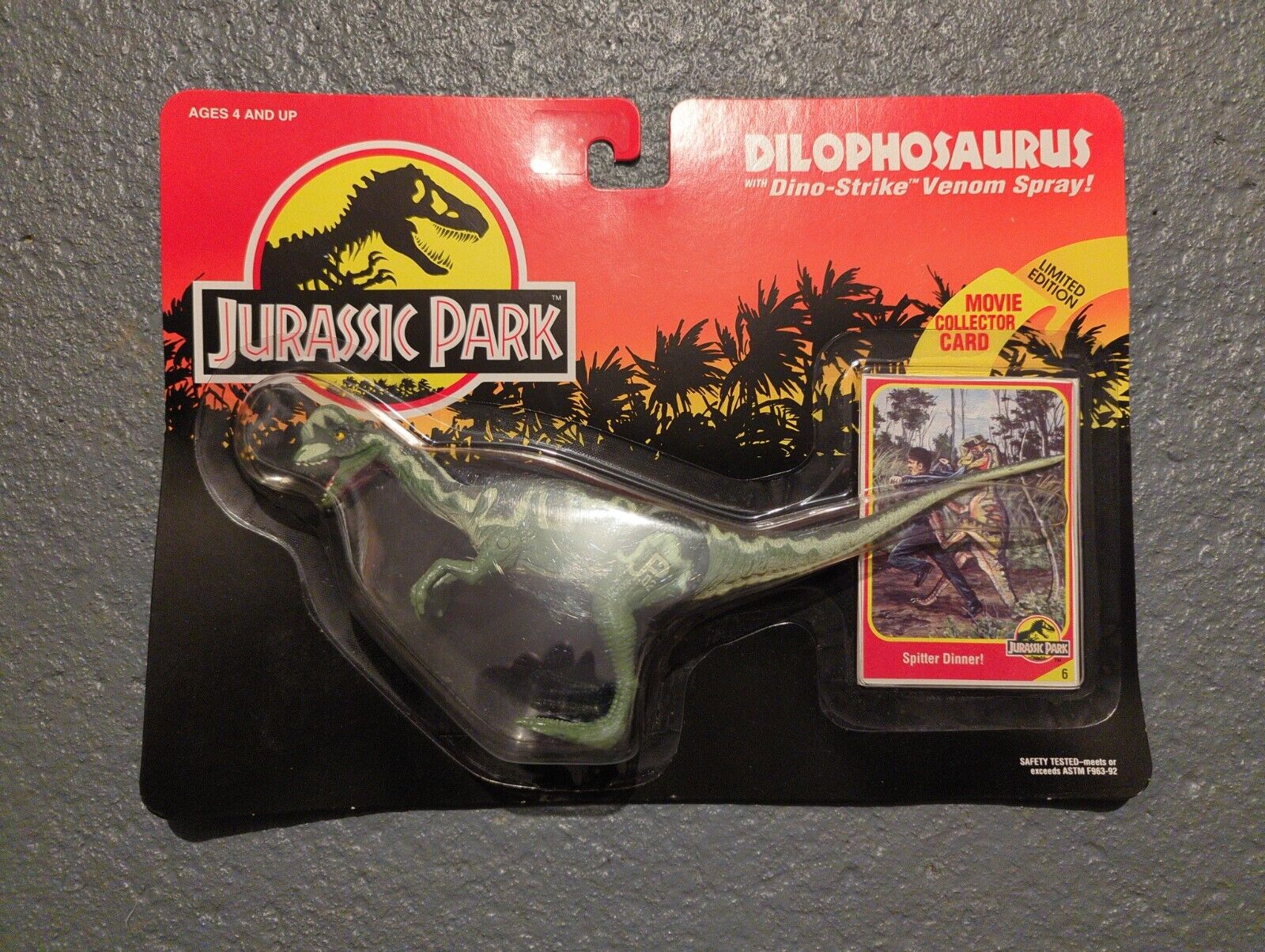 Kenner Jurassic Park Dilophosaurus w/ Dino Strike Venom Spray - Limited Edition