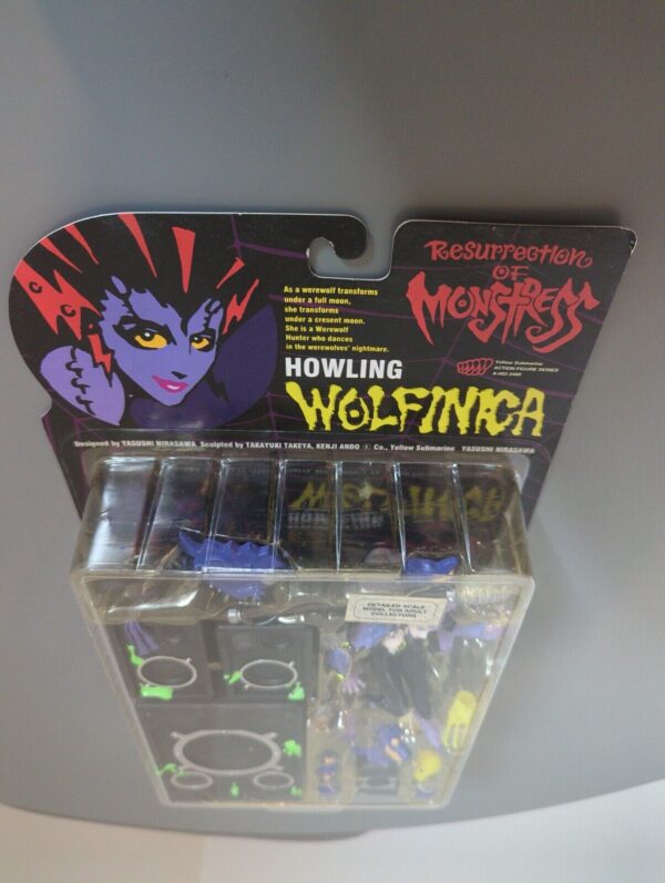RESURRECTION OF MONSTRESS : HOWLING WOLFINCA CARDED ACTION FIGURE_1
